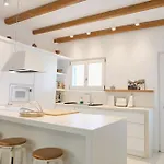 Senza's Cycladic In Marpissa ,