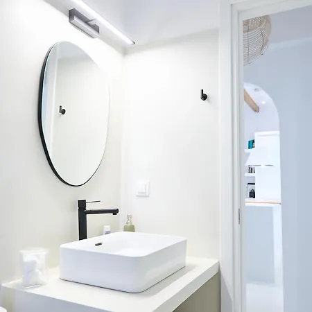 Senza's Cycladic In , Paros * Márpissa