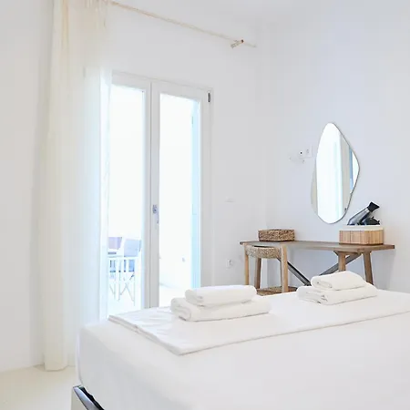 Senza's Cycladic In Marpissa , Πάρος