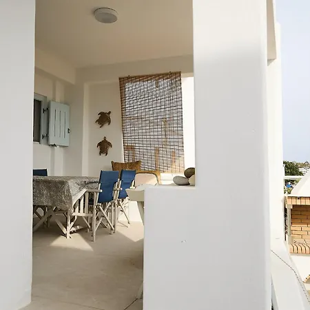 Senza's Cycladic In , Paros *