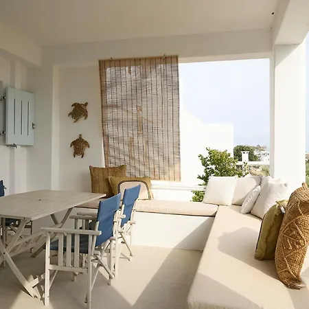 Senza's Cycladic In , Paros * Márpissa