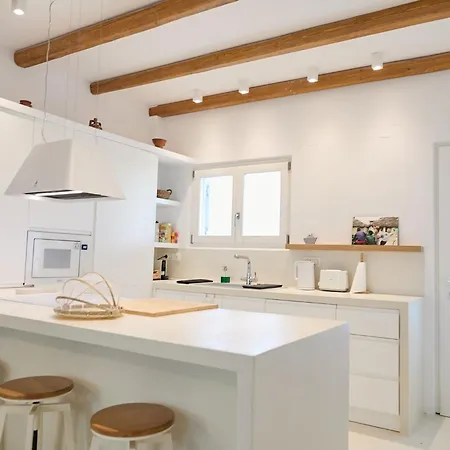 Senza's Cycladic In , Paros