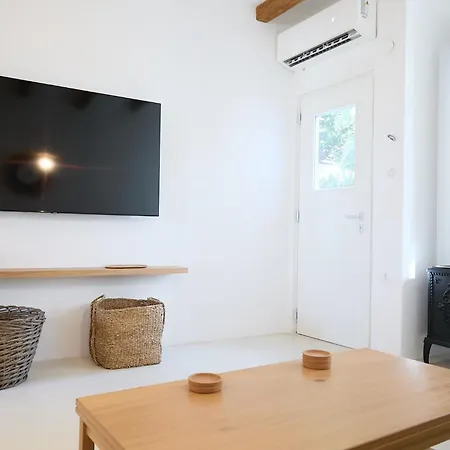 Senza's Cycladic In Marpissa , بيت للعطل *