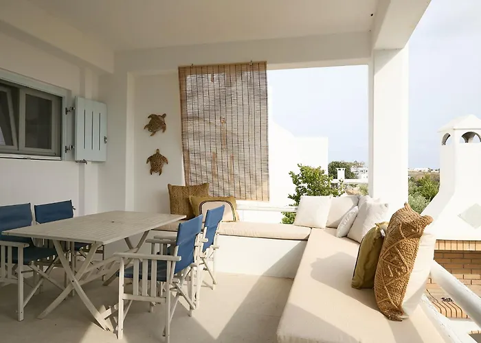 Senza's Cycladic In Marpissa , * Paro