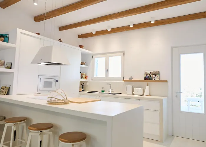 Senza's Cycladic In Marpissa ,